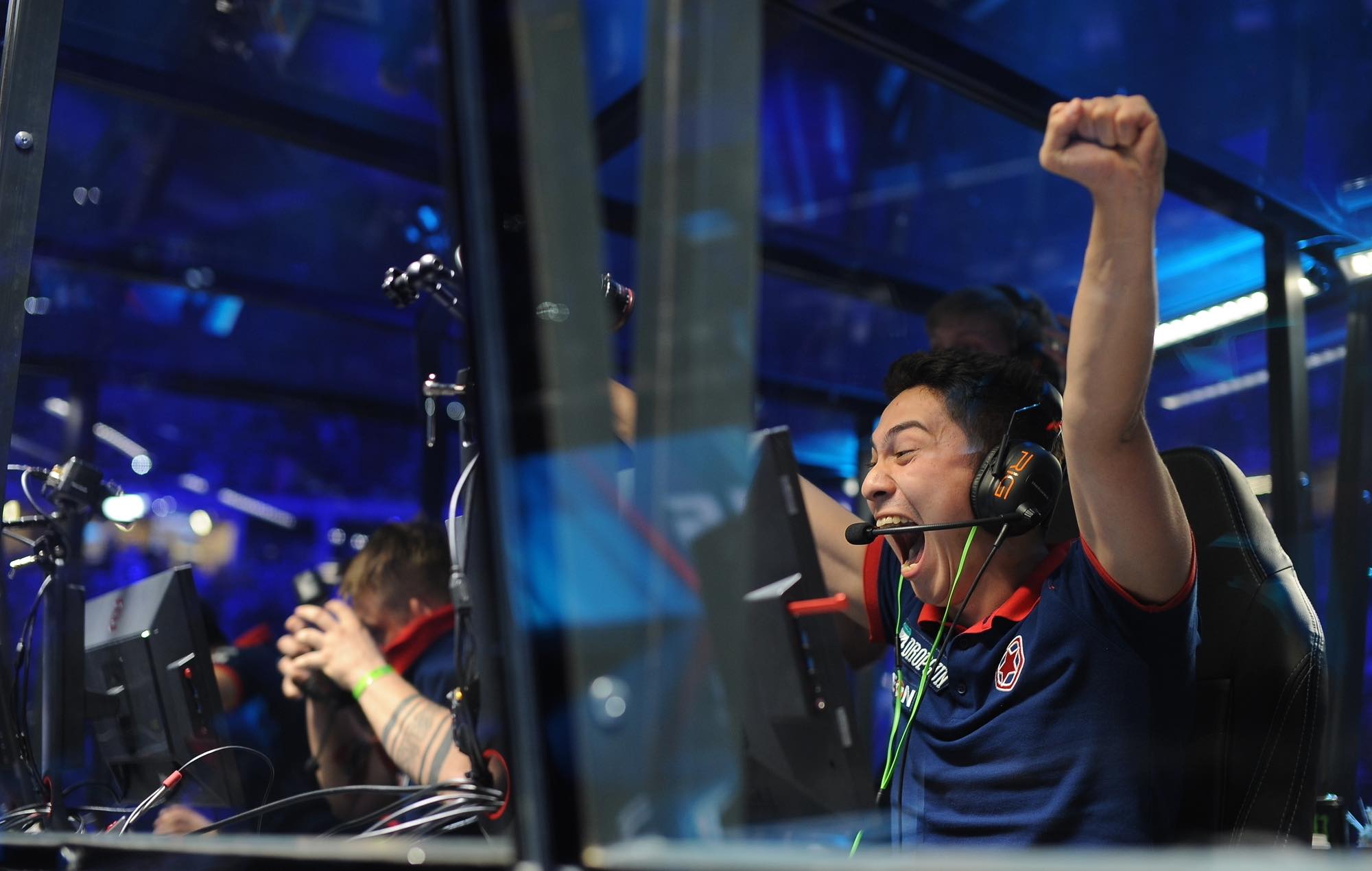 Esports چیست | صفر تا صد ورزش های الکترونیک را بشناسید Public